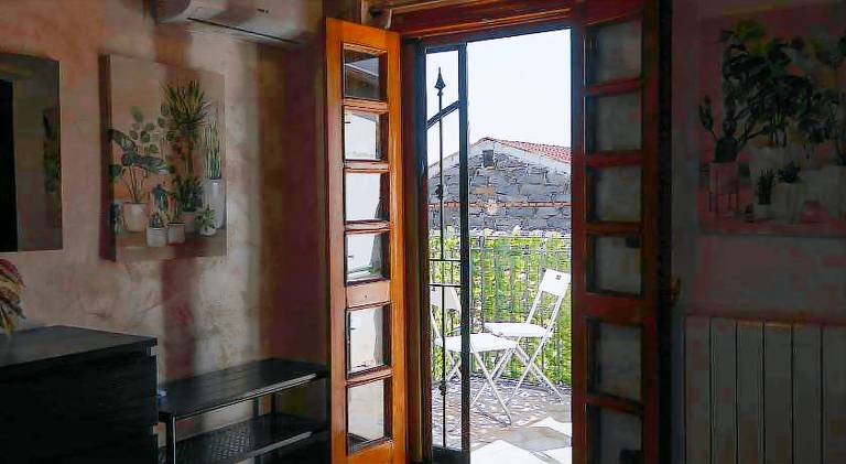 Rental apartment with yard & terrace — photo 4