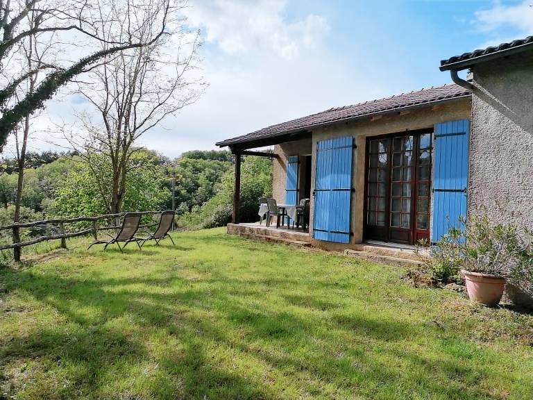 Child-friendly gite with terrace, yard & BBQ | River view | Pets allowed — photo 2