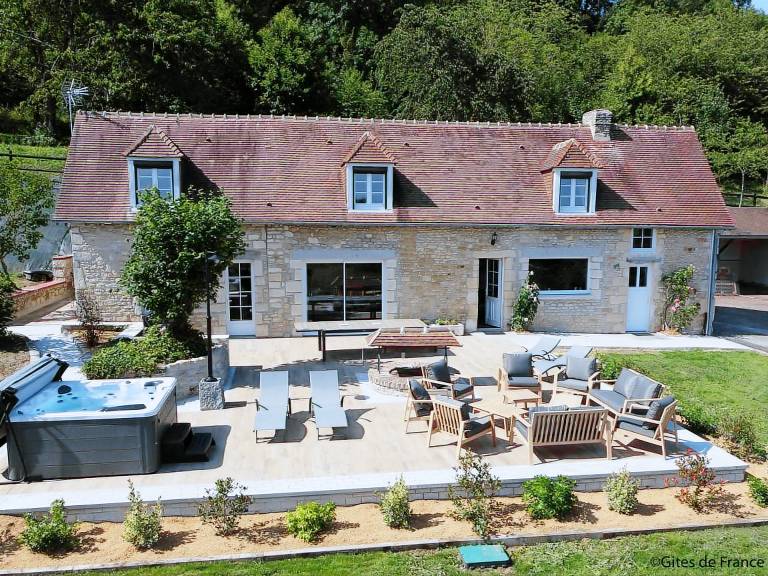 Landhaus mit Garten Spa & Tennis Haras Blick