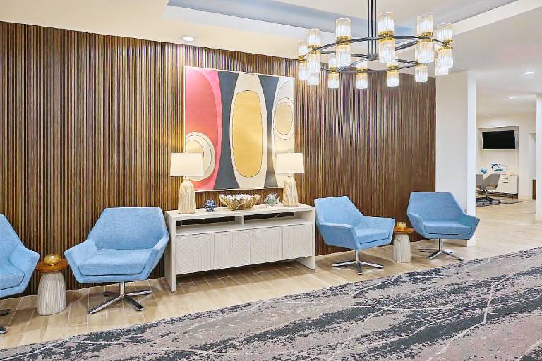 Holiday Inn Express & Suites Charleston Dwtn – West Edge By IHG — photo 2