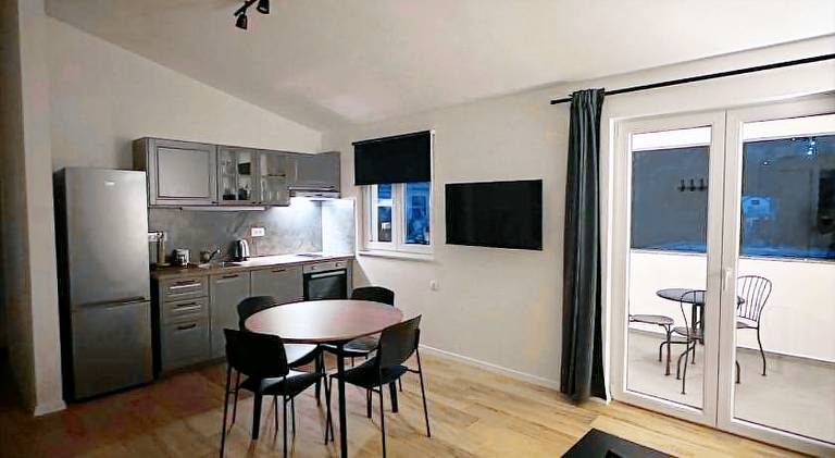 Apartment with grill, garden & terrace — photo 4