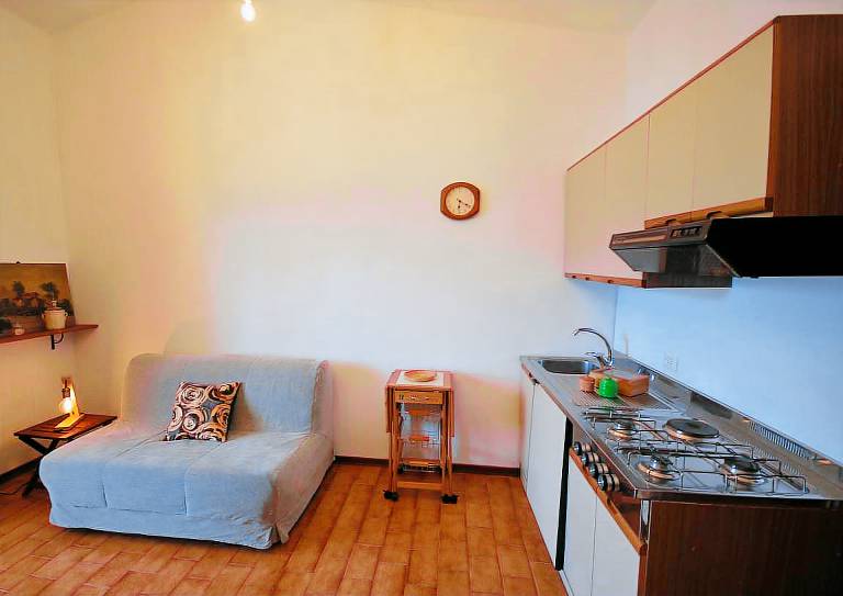 Apartment with yard — photo 5