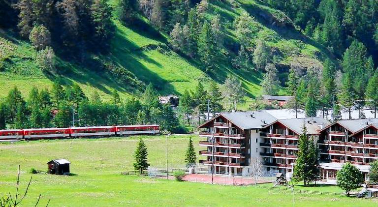 Monte Rosa Apartments Tasch in Taesch