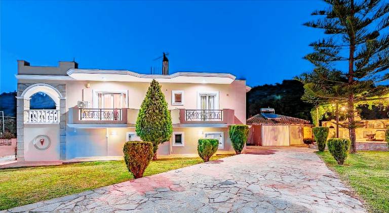 Fully equipped pleasant apartment with grill, patio & garden | Suitable for remote work | Pets allowed — photo 3