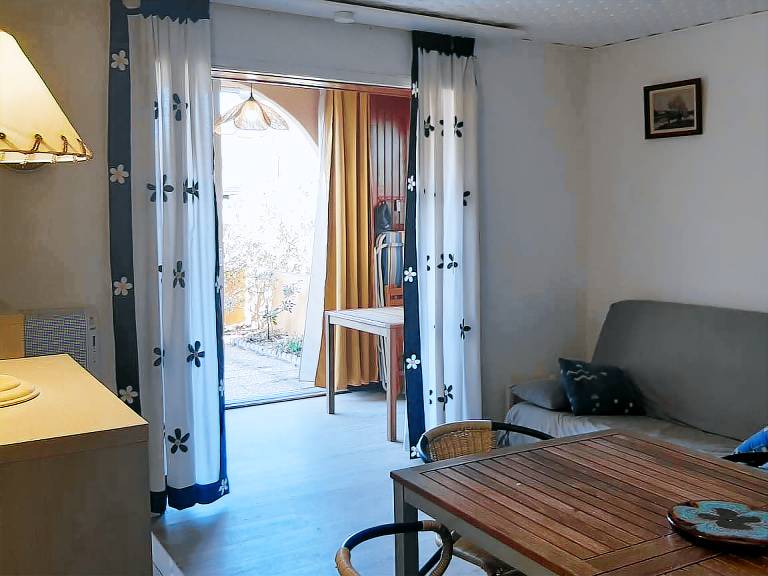 Charming Garden-Level T2, 4 Guests, Near Beach, Parking Included, Pet-Friendly — photo 4