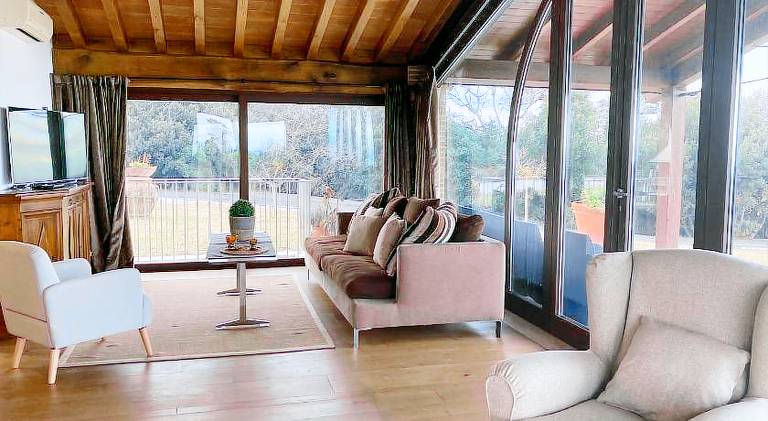 Family-oriented vacation home with pool, barbecue & garden | Pet-friendly — photo 4