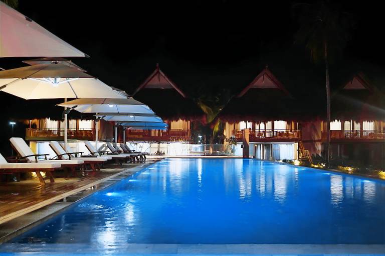STATION ONE BEACH RESORT — photo 3