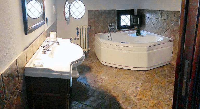 Villa with hot tub — photo 2