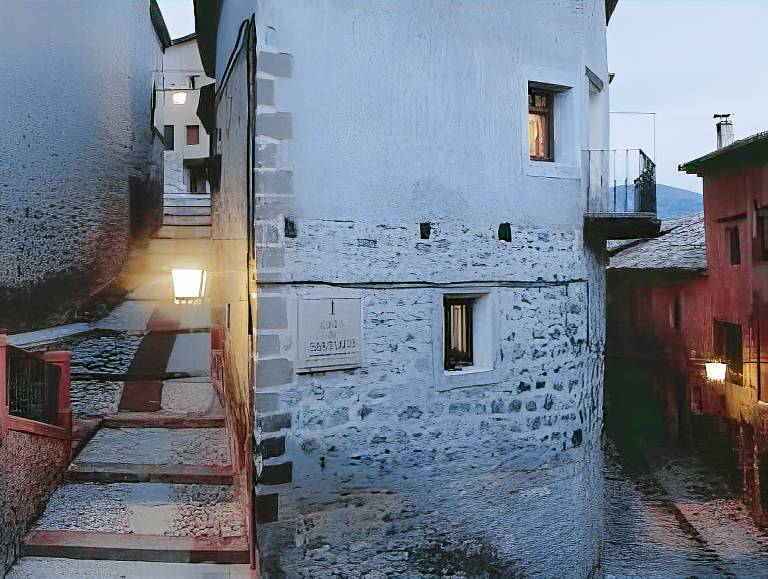 Casa Albarracín