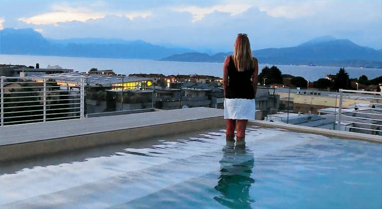 Holiday apartment with pool in Pozzolengo
