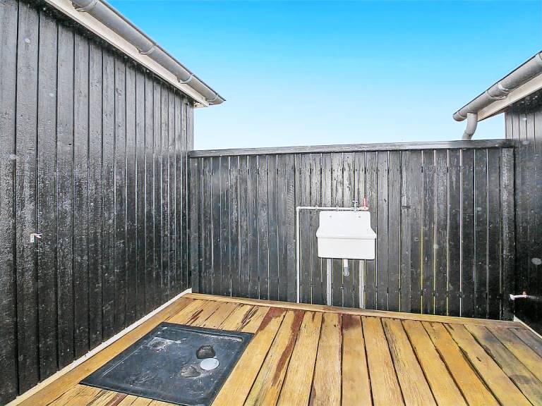 Vacation home with grill & terrace — photo 4