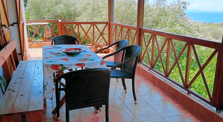 House with barbecue & patio — photo 2