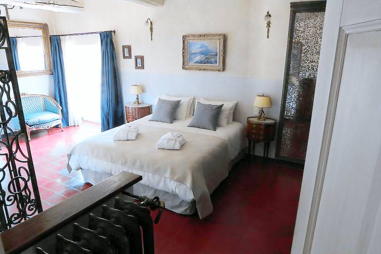 Bed & Breakfast  Orange