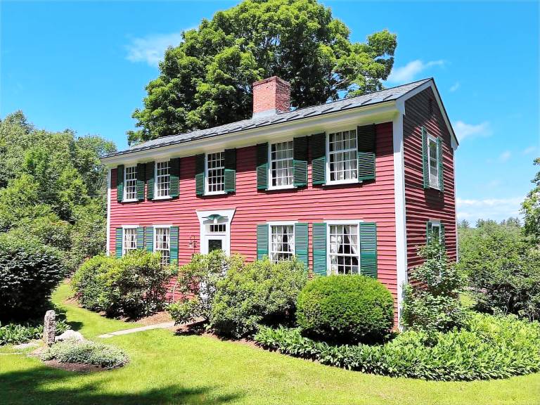 Farmhouse Crescent Lake