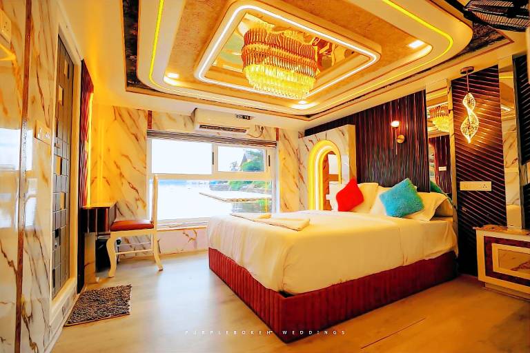 Sreekrishna Houseboat C/o Sreekrishna ayurveda Panchakarma Centre in Ambalapuzha