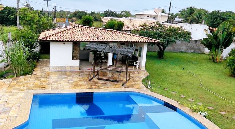 Vacation home with pool — photo 5