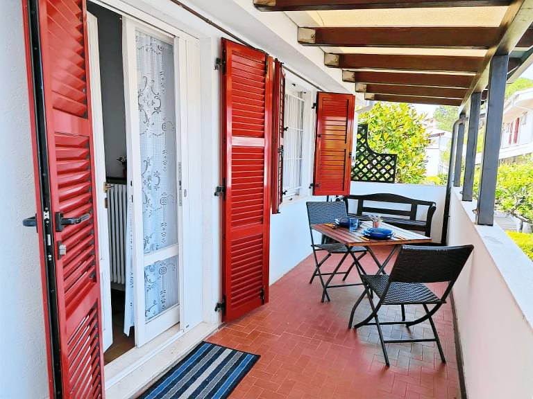 Child-friendly wonderful rental apartment with terrace & yard | Garden view | Beach nearby | Pets allowed — photo 5