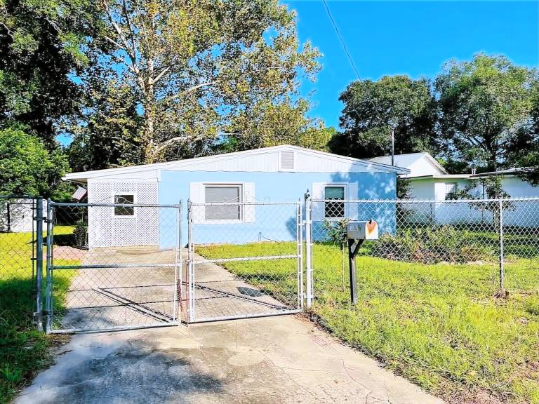 Vacation home with garden & patio | Pets are welcome in Jacksonville, FL