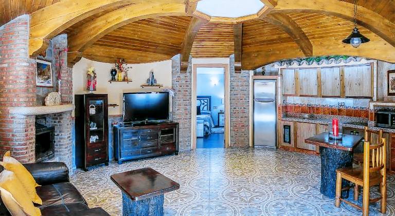 Holiday apartment with yard, private pool & barbecue — photo 4