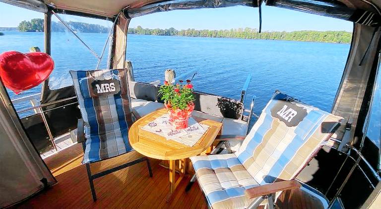 Boat with 1 room for 5 persons — photo 3