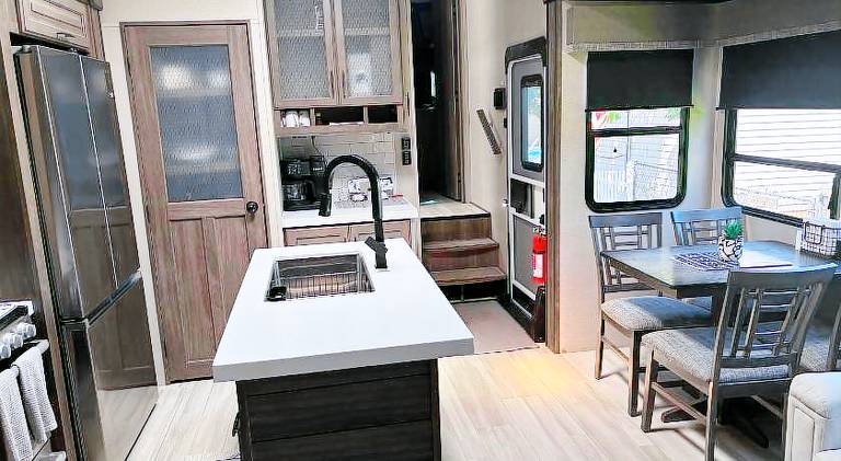 The DeVitos Keys Ferry RV — photo 3