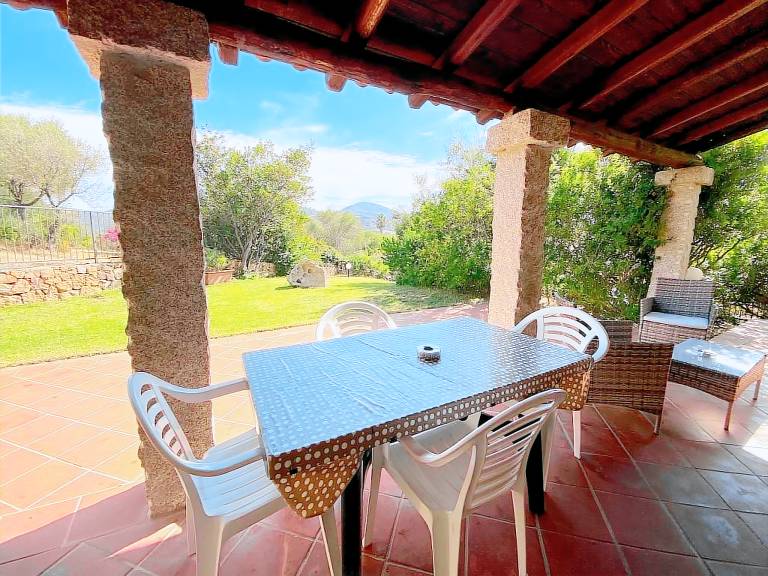 Family-oriented villa with yard, grill & hot tub | Garden view | Pets allowed — photo 5