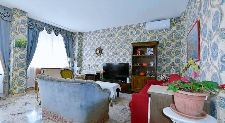 Charming rental apartment with hot tub | Dogs allowed — photo 4