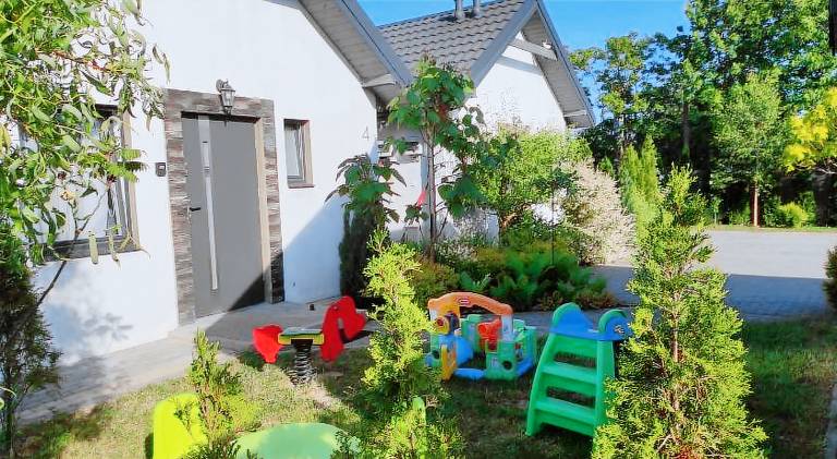Vacation home with terrace, barbecue & garden — photo 5