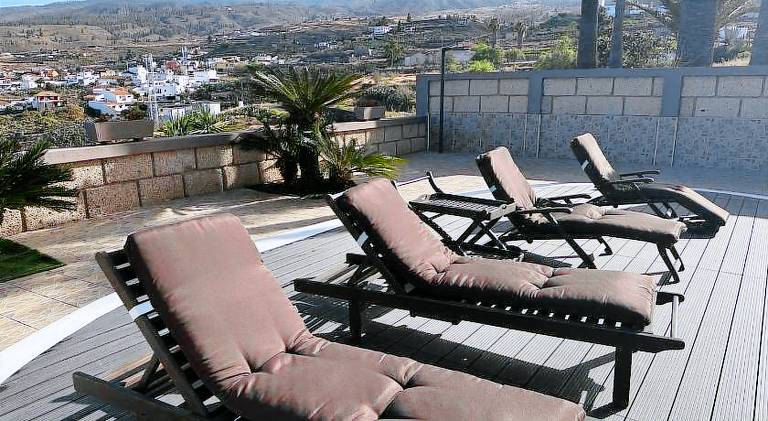 House with garden, pool & patio | Pet-friendly — photo 3