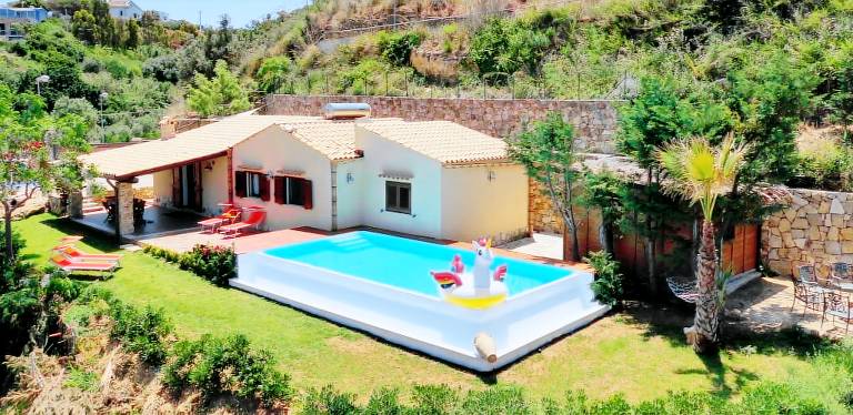 Family-friendly ample villa with private pool, BBQ & yard | Nature view | Beach nearby | Dogs allowed — photo 5