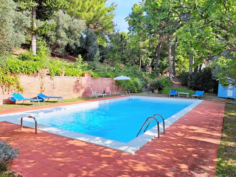 Family-friendly lovely farm with yard, private pool & barbeque | Panoramic view | Dogs allowed — photo 4