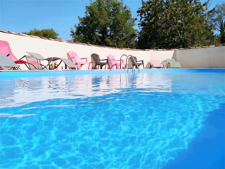 Fully equipped house with pool, sauna & garden | Garden view | Pet-friendly in Cahors