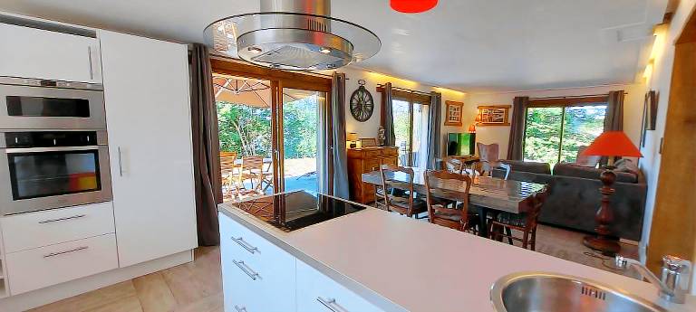 Fully equipped pleasant chalet with BBQ & terrace | Mountain view | Next to the ski | Good for workation | Dogs allowed — photo 4