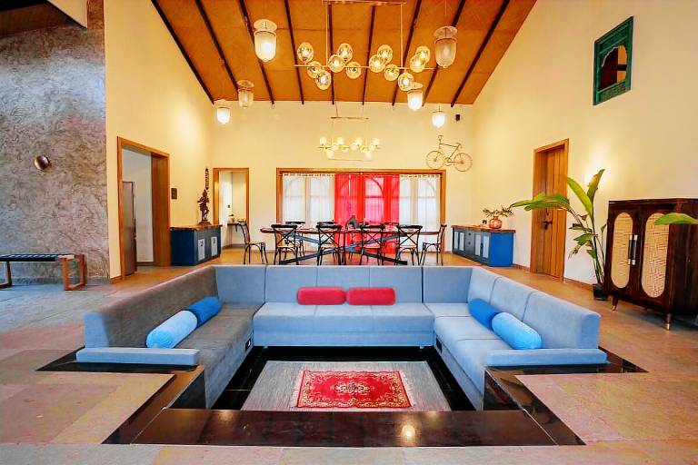 Villa with pool, barbeque & garden in Nashik