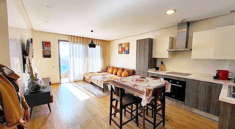 Apartment with jacuzzi — photo 2