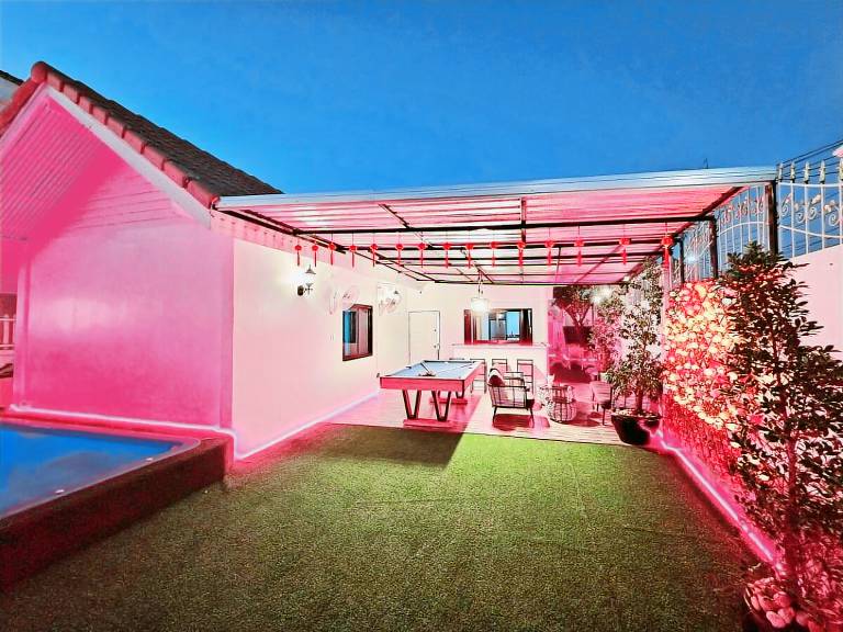 Villa with patio — photo 4