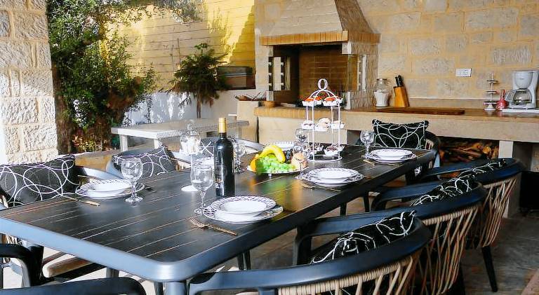 Villa with pool — photo 2