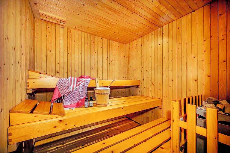 Child-friendly villa with sauna, yard & private pool | Garden view | Dogs allowed — photo 3