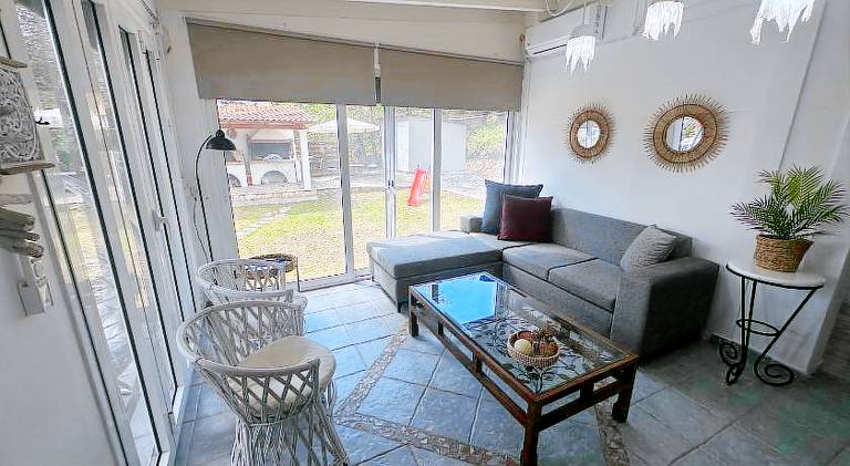 Villa with barbeque, yard & patio — photo 3