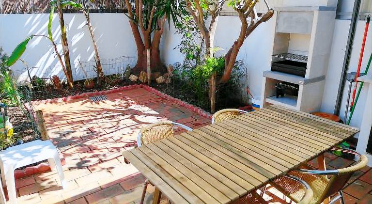 Vacation home with garden, grill & patio | Perfect for remote work in Olhao