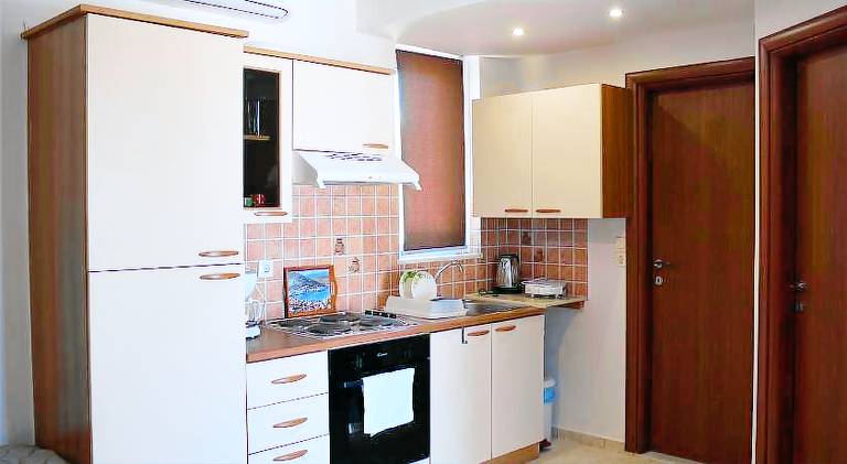 Holiday apartment with terrace & garden — photo 4