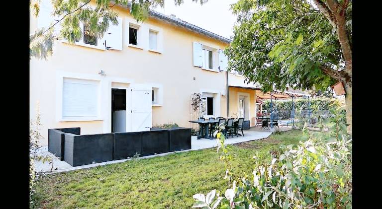 Vacation home with pool in Chalon-sur-Saone