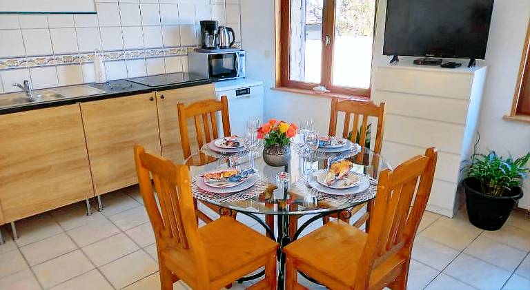 House with patio | Pets are welcome — photo 5