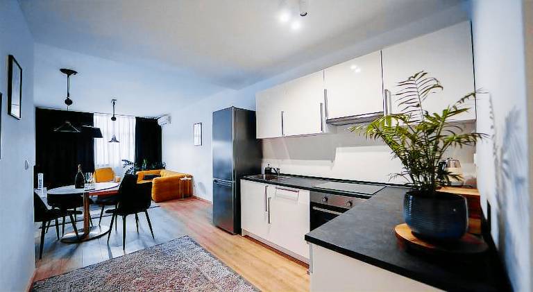 Serviced apartment with patio | Pets allowed — photo 4