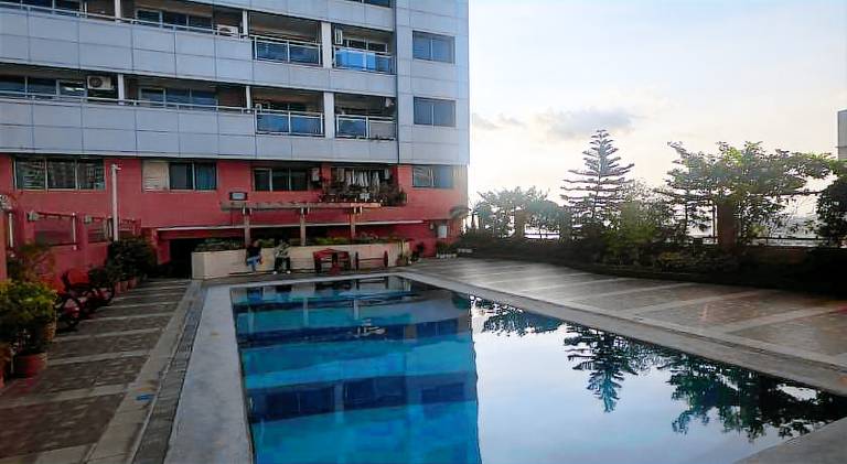 Serviced apartment with pool | Suitable for remote work | Pets are welcome — photo 2