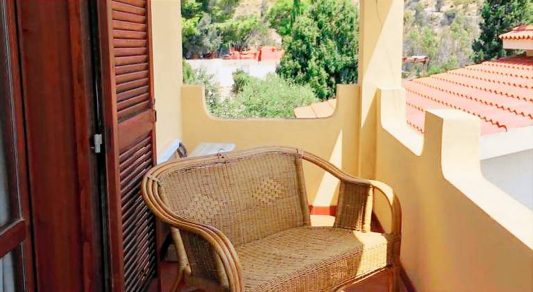 Vacation home with terrace, garden & barbecue — photo 4