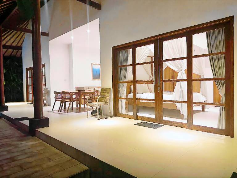 Villa with garden, patio & private pool — photo 3