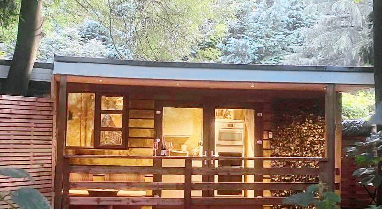 Lodge with garden, patio & barbecue in Exmouth