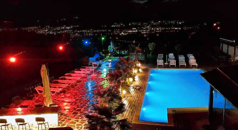 Hotel Labyrinth pool — photo 2