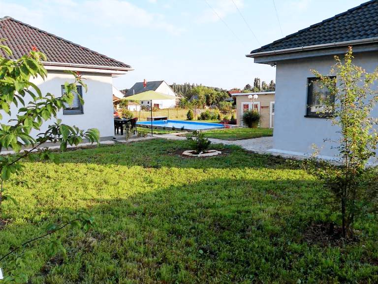 Vacation home with patio, yard & private pool — photo 4